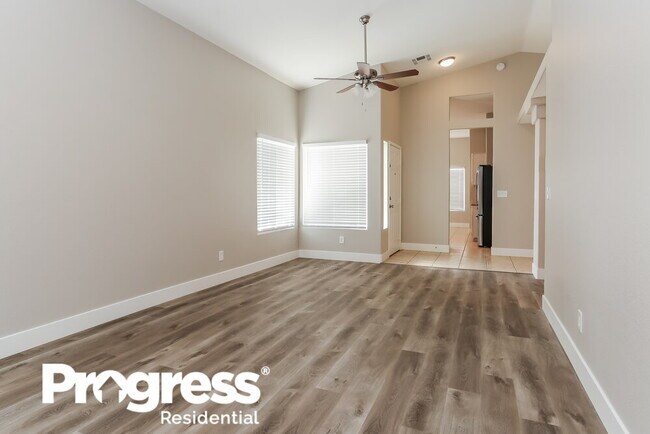 Building Photo - 7000 Glass Slipper Ct