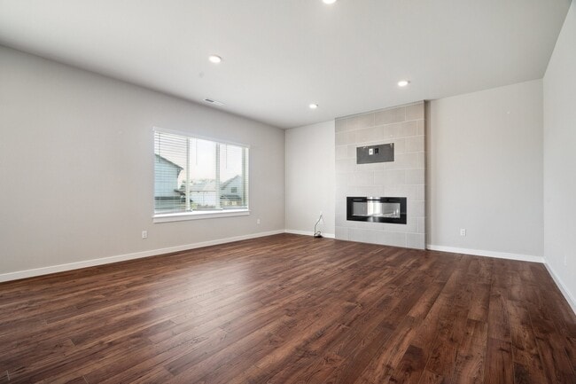 Building Photo - 2019 8th Pl