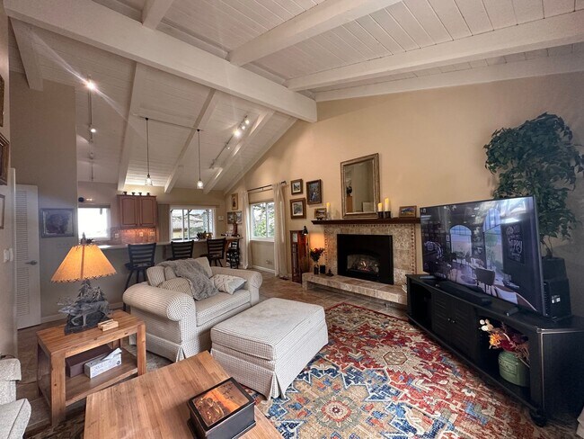 Building Photo - Sunny - Fully Furnished 2-Bedroom, with Of...