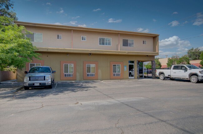 Building Photo - Amazing One Bedroom in Highly Desired Nob ...