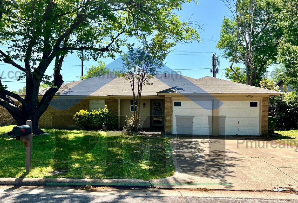 AVAILABLE NOW!!! Charming 3-bedroom, 2-bat... - AVAILABLE NOW!!! Charming 3-bedroom, 2-bat...