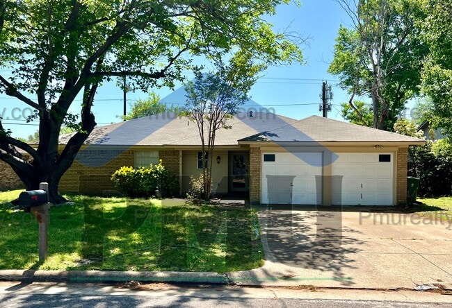 AVAILABLE NOW!!! Charming 3-bedroom, 2-bat... - AVAILABLE NOW!!! Charming 3-bedroom, 2-bat... House