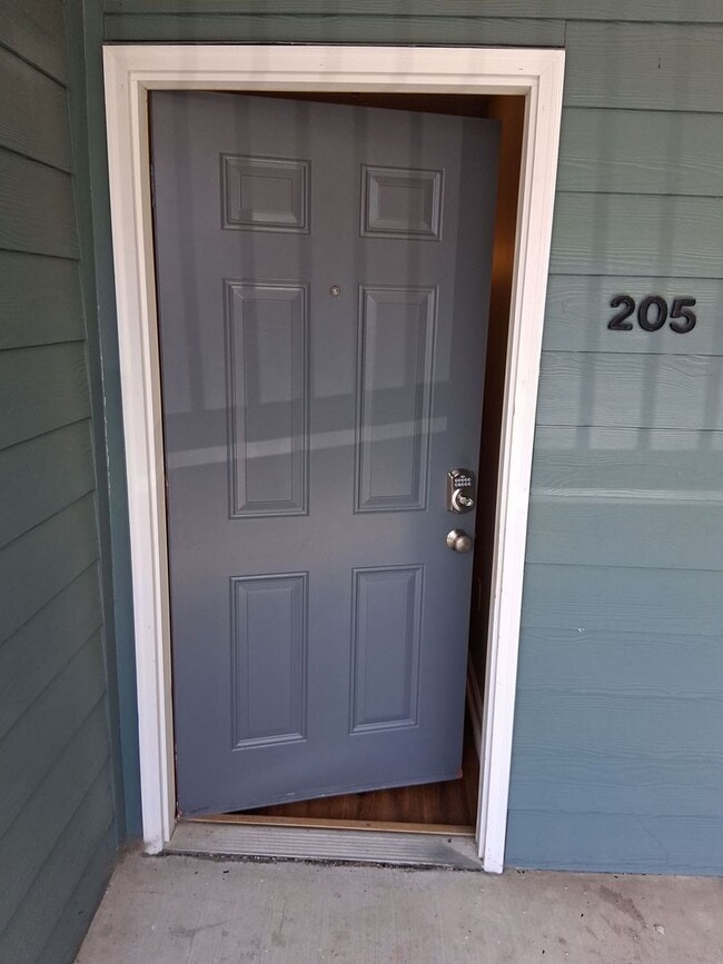 Foto del edificio - 2 Blocks from UT Law School - 3bd/2ba with TWO PARKING SPOTS Available for FALL 2026!