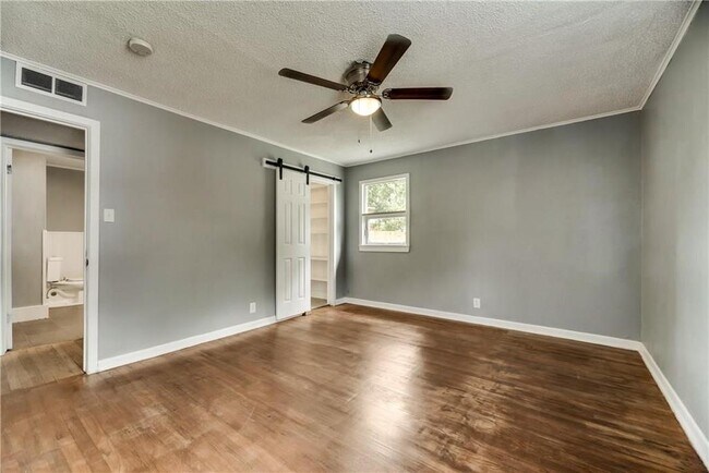Building Photo - 3112 Mimosa Park Dr