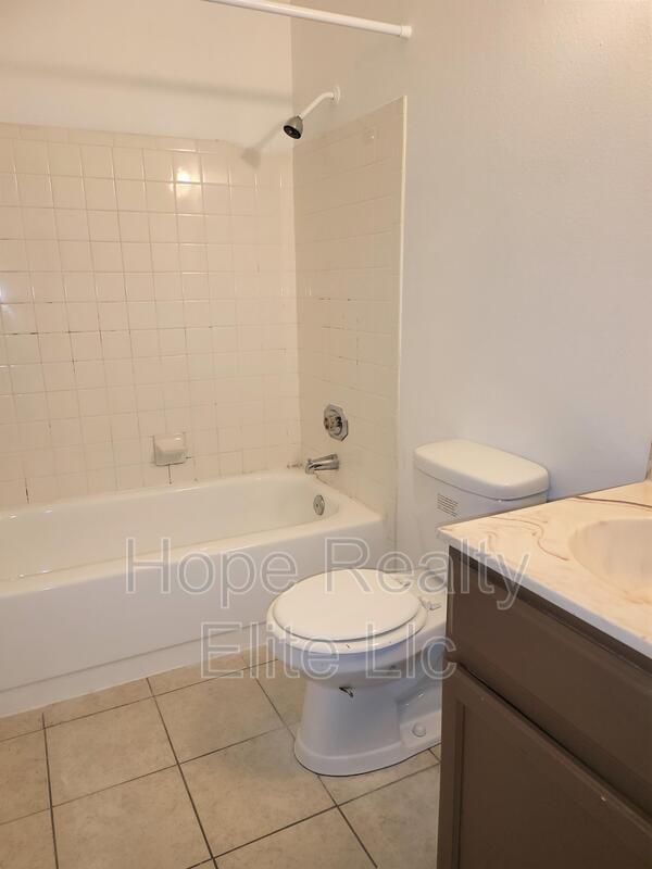 Foto del edificio - 2463 Astrozon Cir