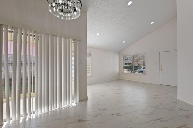 Foto del edificio - 14818 Gladewick Dr