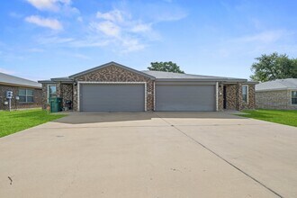 Building Photo - 1809 Indian Trail Dr