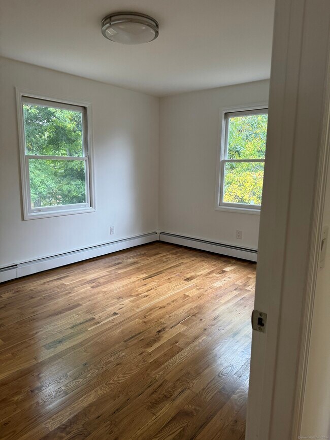Foto del edificio - 66 Cedar Crest Pl