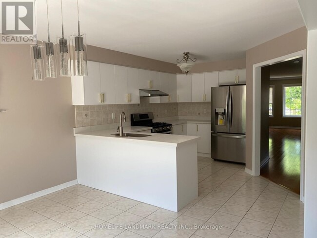 Building Photo - 179 Flagstone Way