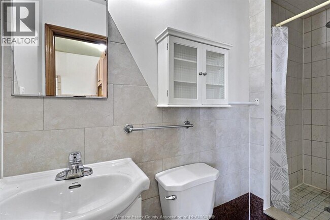 Photo du bâtiment - 401 PARENT Unit# 2