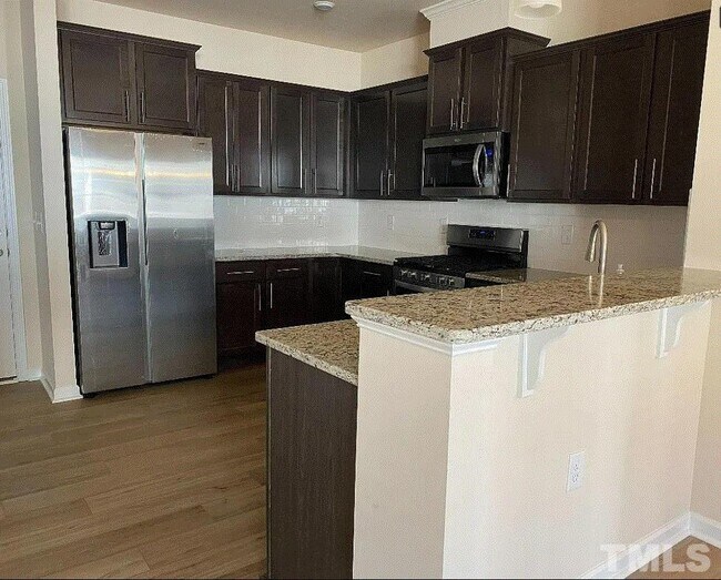 Building Photo - 5712 Kalamata Dr