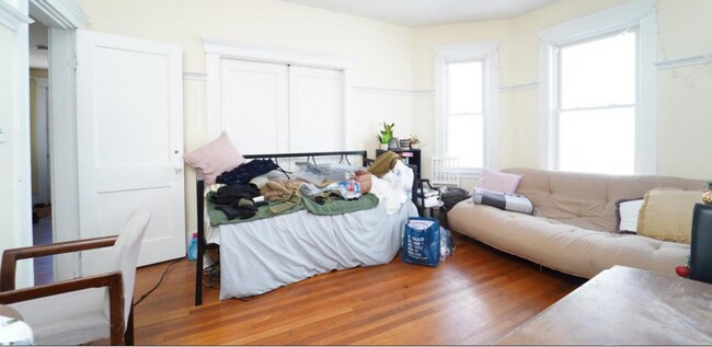 Foto del edificio - Incredible 4 bed 2 bath in Packard's Corne...