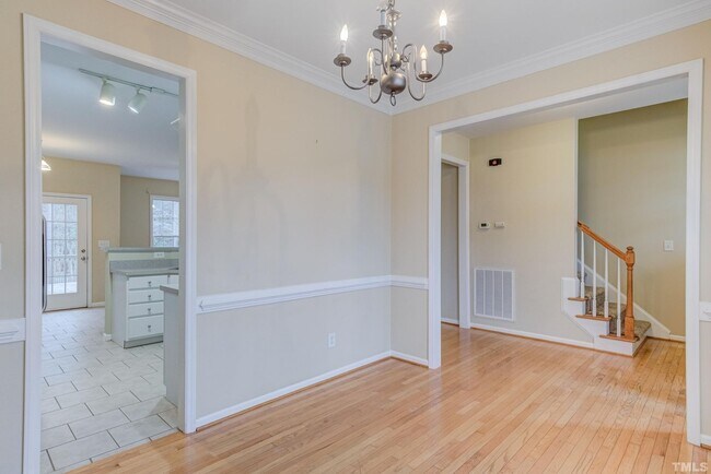 Building Photo - Beautiful single family home!