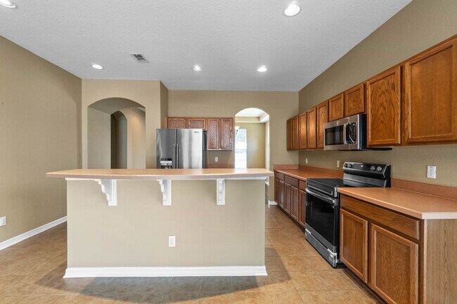 Building Photo - 3 Bedroom 2 bath Home At Lakes of Windermere