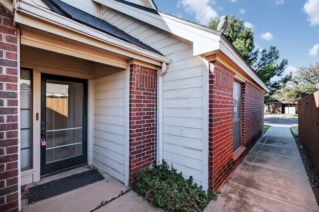 Foto del edificio - 1709 Castleford Rd