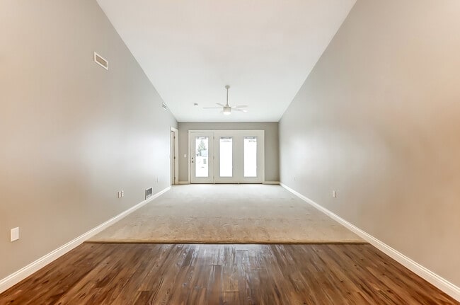 Building Photo - Villas at Victory Place