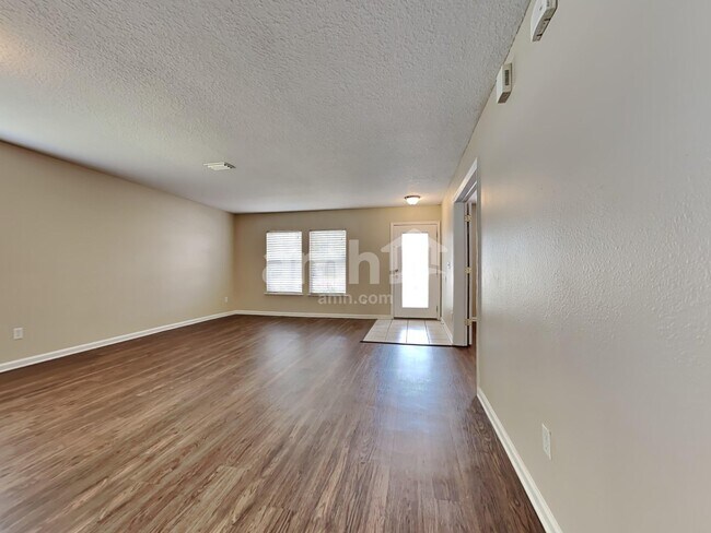 Foto del edificio - 1438 Blues Creek Dr