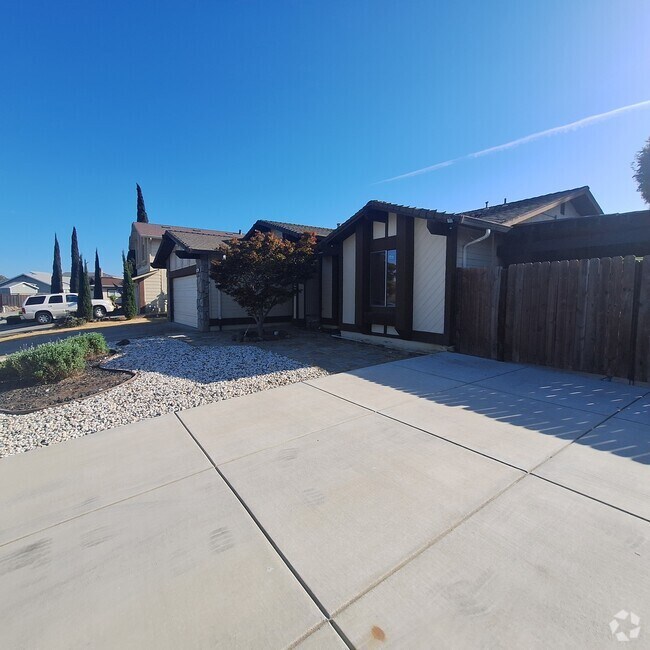 Building Photo - 741 Castlewood Ct