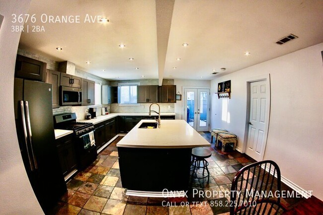 Foto del edificio - 3676 Orange Ave