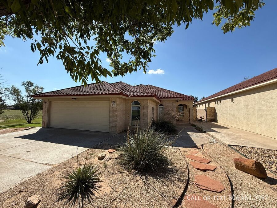 Foto principal - 2707 Regis St