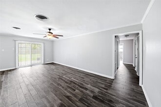 Building Photo - 9003 Bintliff Dr