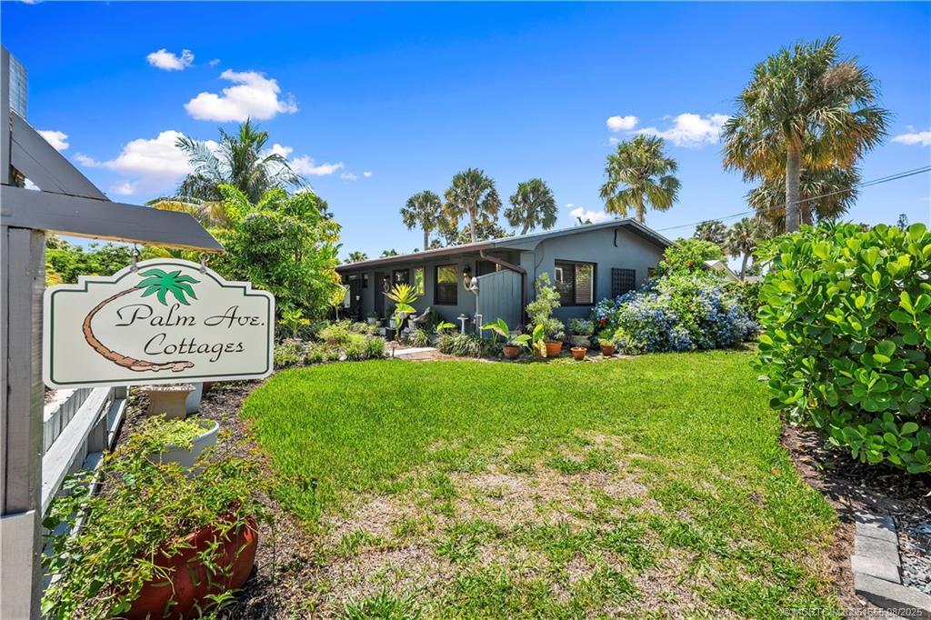 Foto principal - 2563 NE Palm Ave