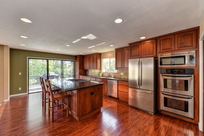 Building Photo - 6931 Pera Dr