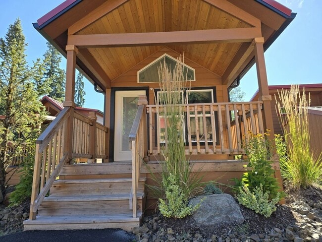 Building Photo - 8372 Enchanted Way SE