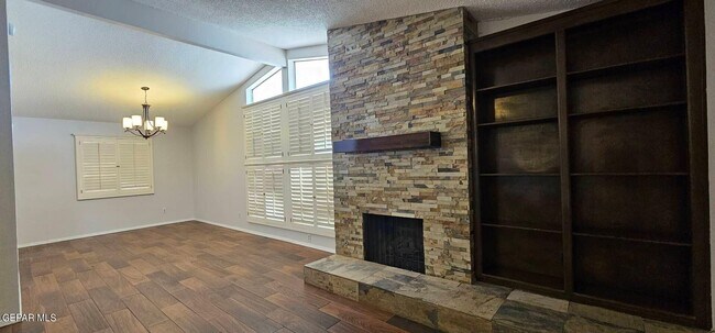 Building Photo - 11041 Bob Stone Dr