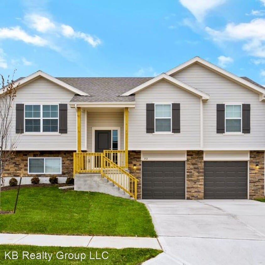 3 br, 2.5 bath House 719 Shane Lane House for Rent in Belton, MO