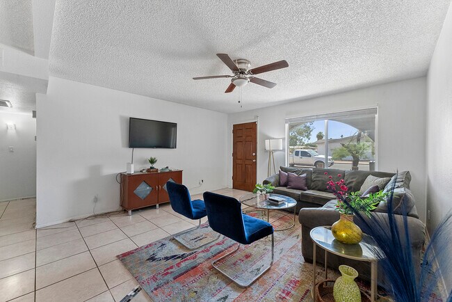 Building Photo - 2357 W El Moro Cir