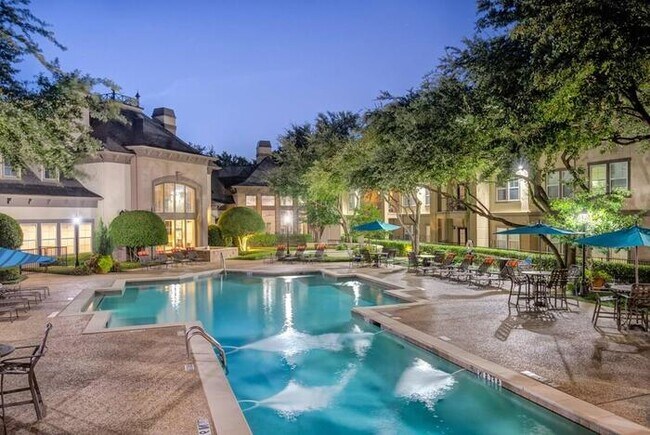 Foto del edificio - 4400 W University Blvd