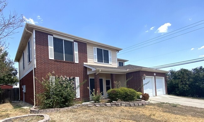 Building Photo - 2313 Modoc Dr