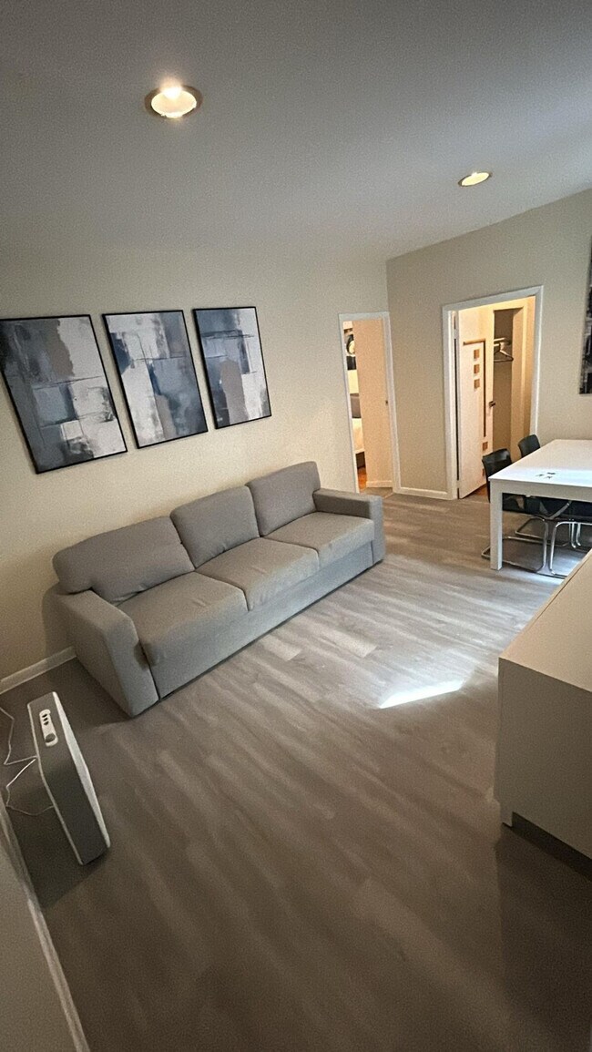 Foto del edificio - 320 E 93rd St