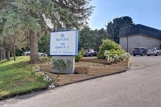 Building Photo - Hillcrest Apartments