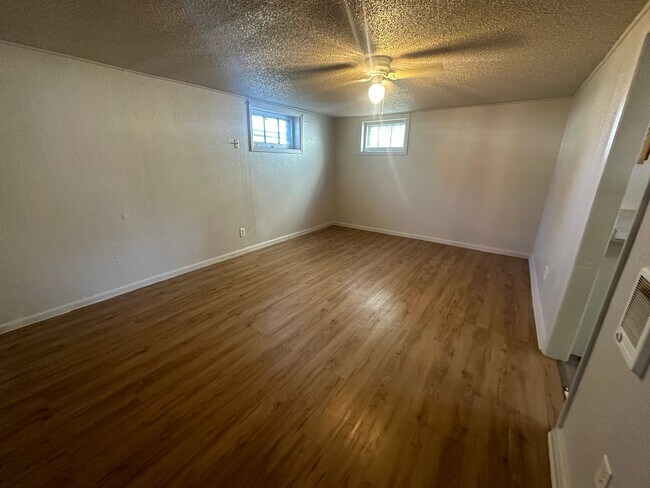 Foto del edificio - 1102 E 14th St