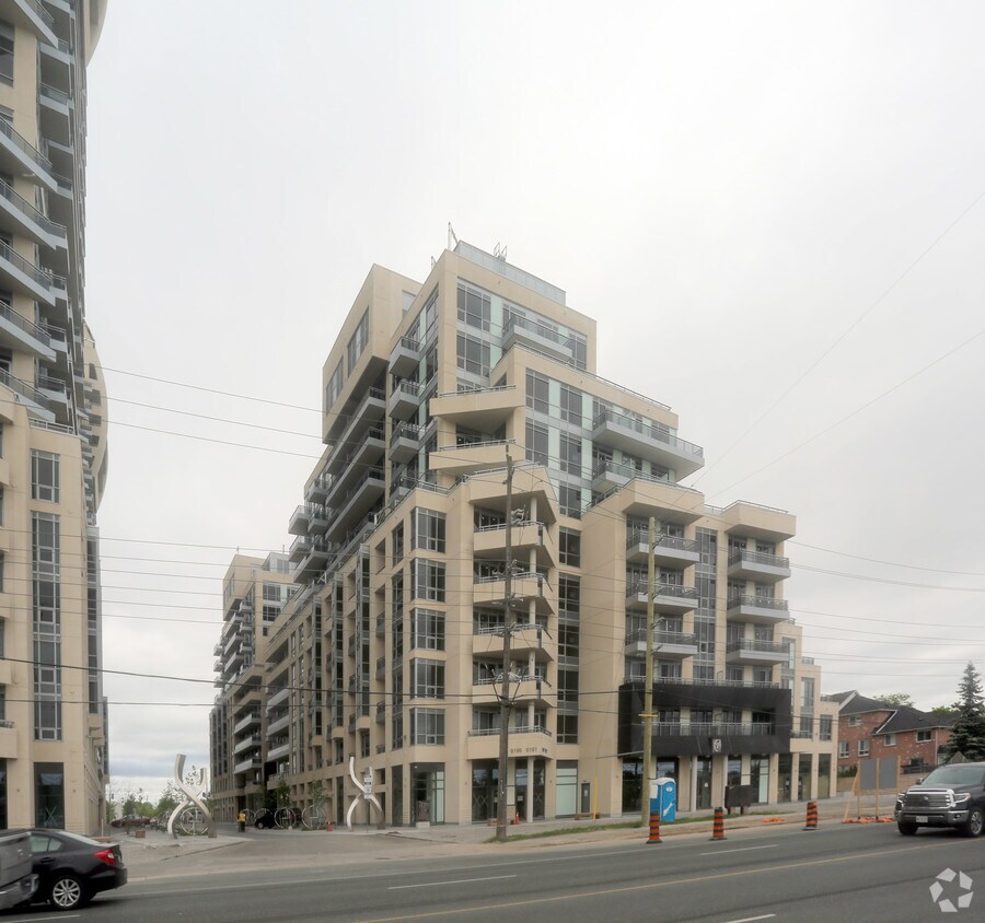 The Beverly Hills SW Tower Apartments 9191 Yonge St Richmond Hill, ON