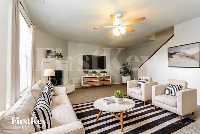 Building Photo - 5704 Creekhollow Dr