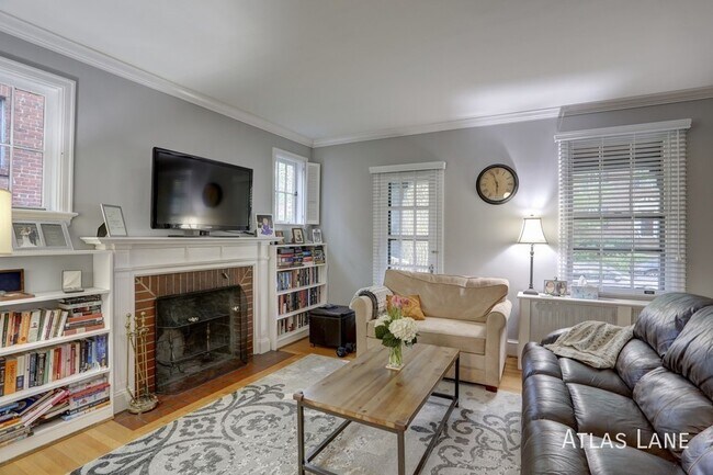 Foto del edificio - 3617 Jocelyn St NW
