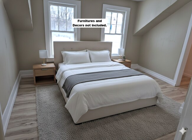 Building Photo - 27 Clarence St