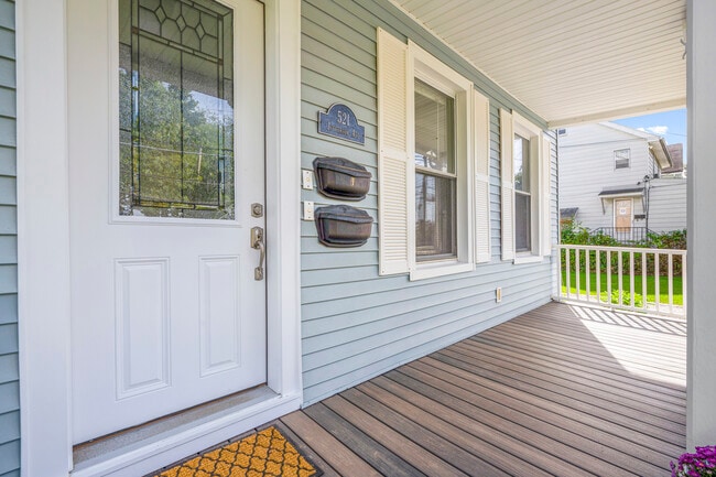 Building Photo - 521 Jefferson Ave