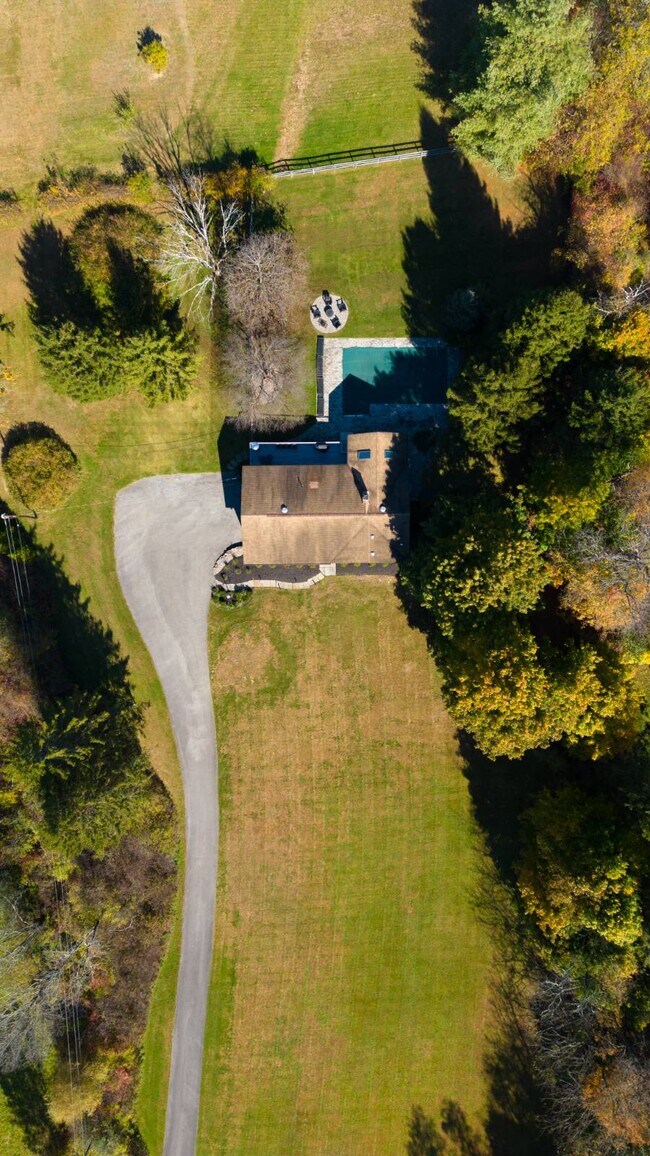 Foto del edificio - 1473 Hollow Rd