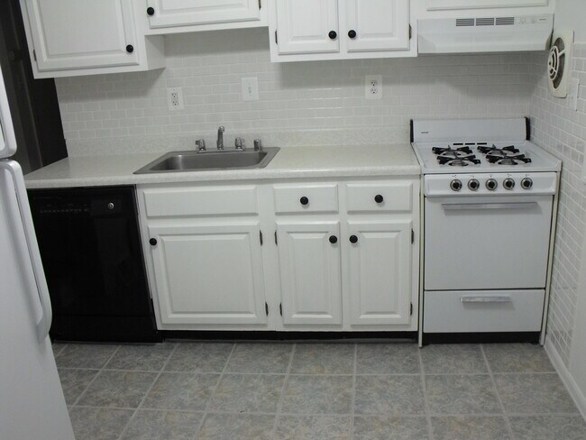 kitchen - 12209 Middle Rd
