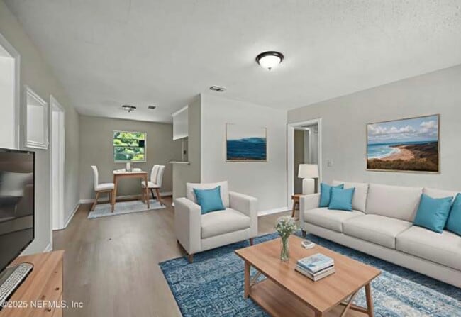 Foto del edificio - 1841 Debutante Dr