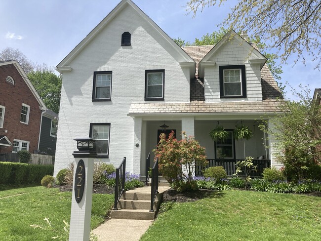 Building Photo - 221 Orchard Ln