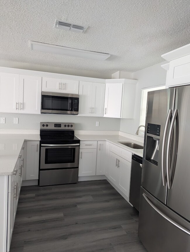 Building Photo - 10804 N 53rd St