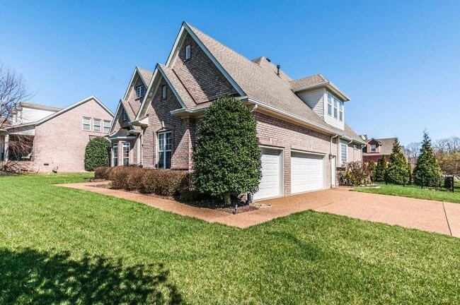 Building Photo - 4 Bed, 3.5 Bath Home w/  3 Car Garage in W...