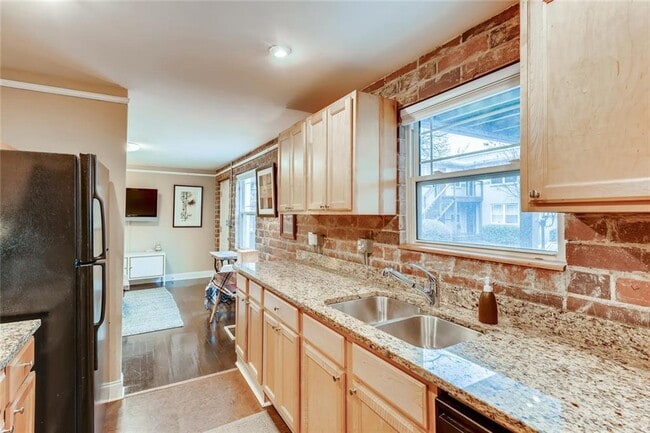 Foto del edificio - 24 Daniel St SE