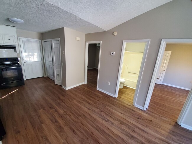Building Photo - 100 Lanier Dr