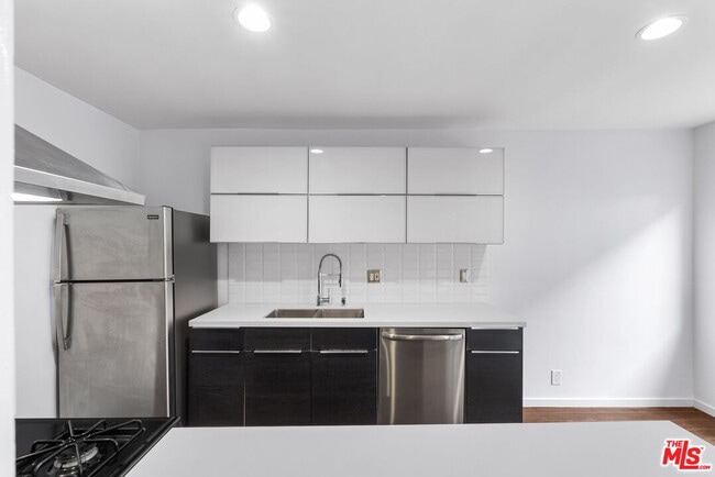 Foto del edificio - 612 Huntley Dr